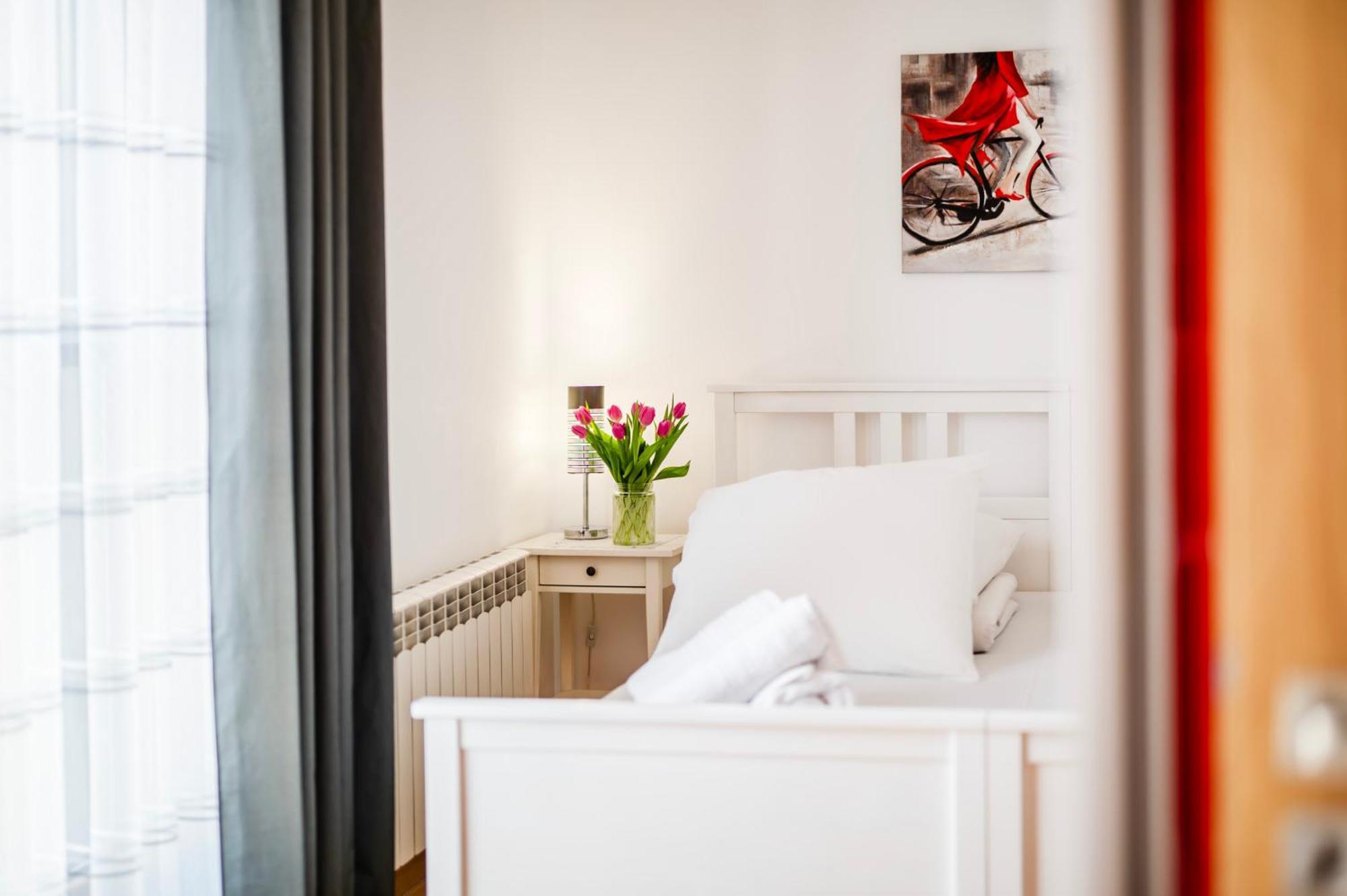 Neapol Parking Gratis Moxy Te&Am Cracow Apartment Красков Екстериор снимка